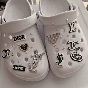 10 shoe charms